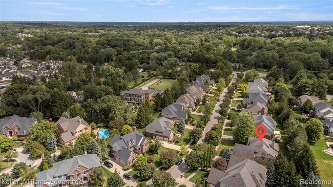 Building Photo - 47611 Manorwood Dr