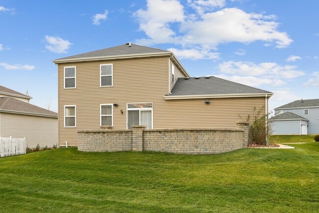 Building Photo - 1876 Bluestem Cir