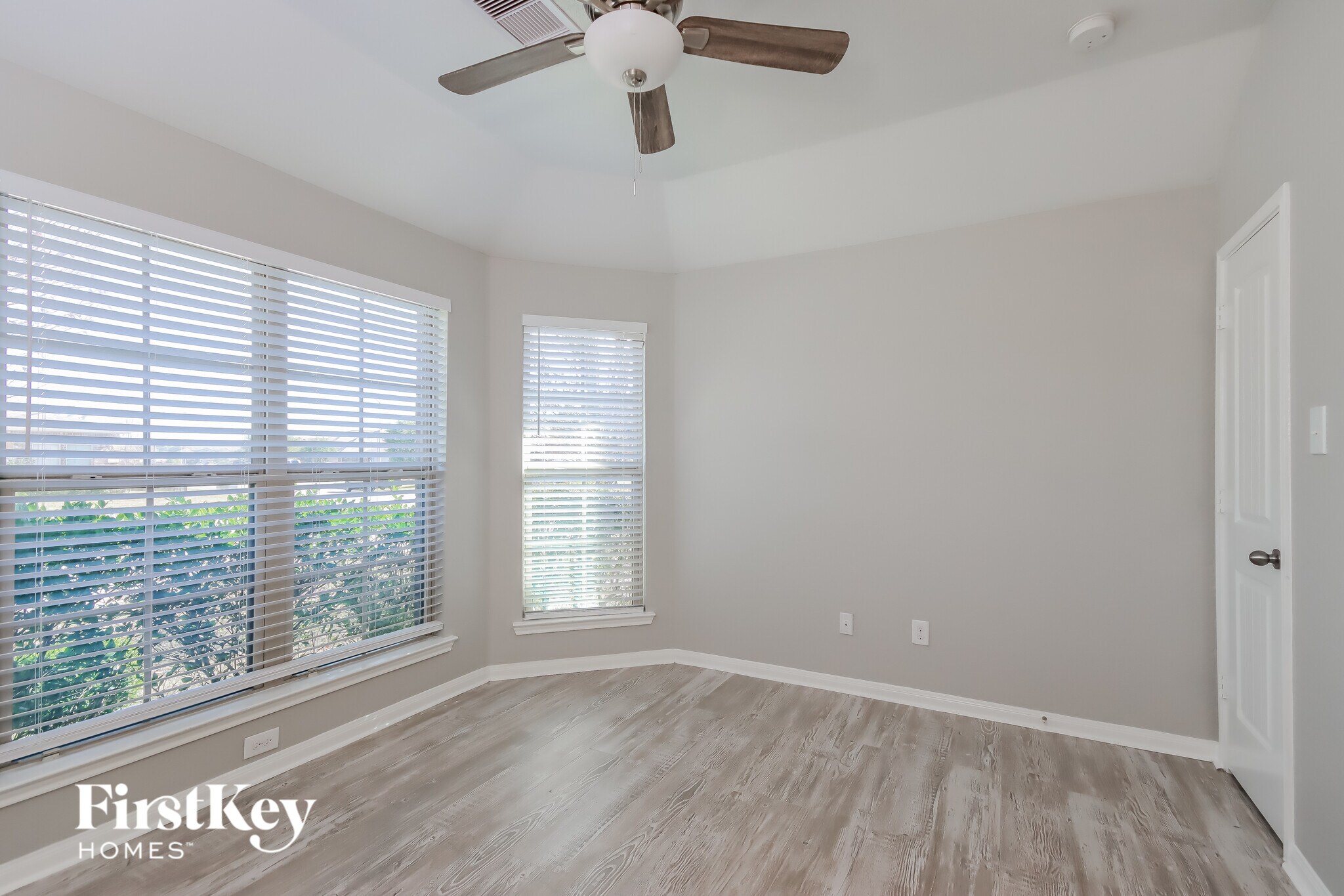 Building Photo - 240 Country Crossing Cir