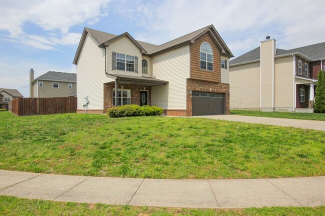 Building Photo - --AVAILABLE NOW! MOVE-IN READY!!!