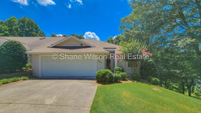 Building Photo - Spacious 3-Bed, 3-Bath Condo in Dalton