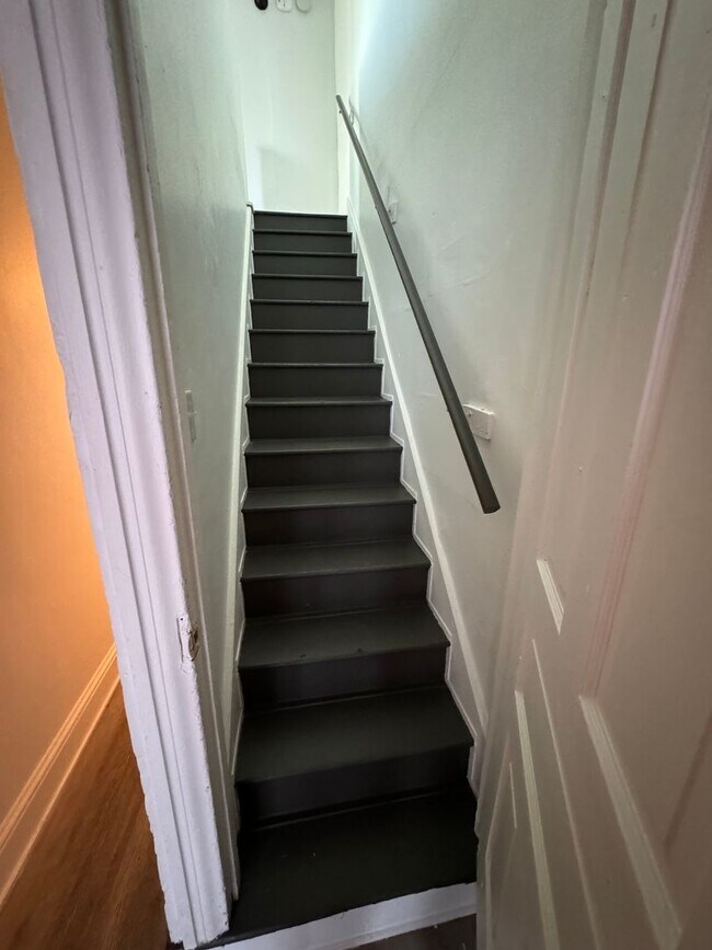 Building Photo - 623 Walnut St