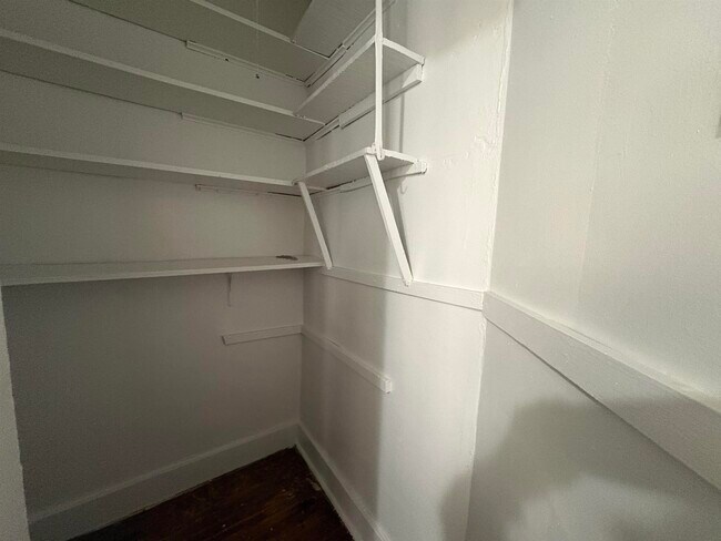 Building Photo - 762 Forest St