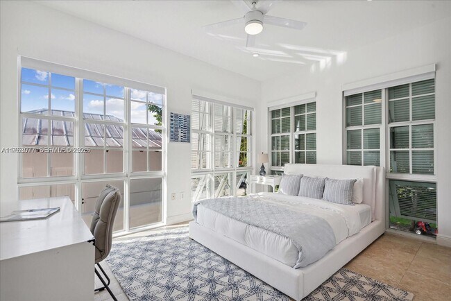 Building Photo - 350 Woodcrest Rd