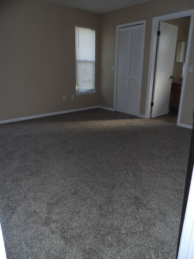 Building Photo - 2950 Norvell Ct