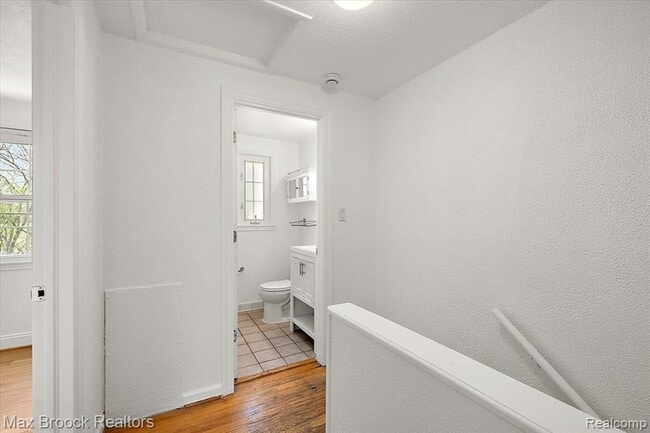 Building Photo - 1652 Graefield Rd