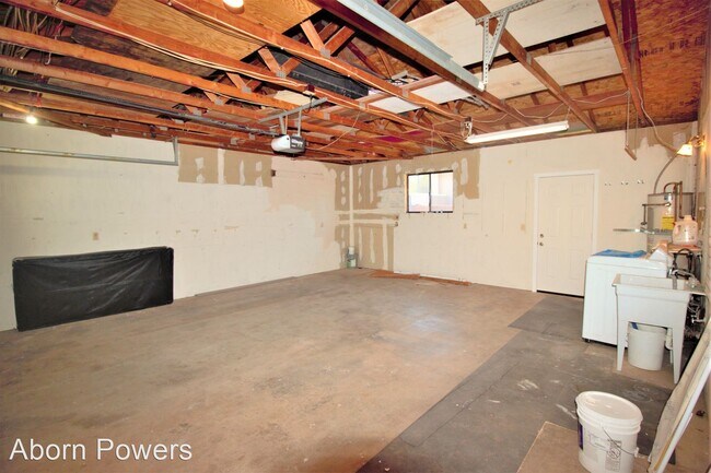 Building Photo - 2 br, 2 bath House - 2784 Oak Creek Court