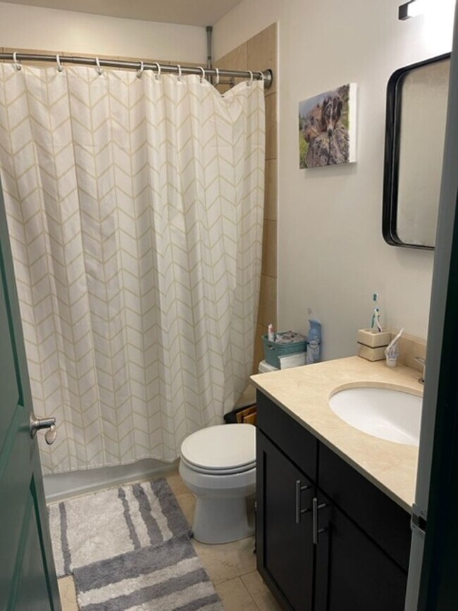 Building Photo - 1 Bedroom 1 Bathroom