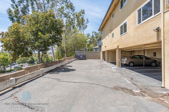 Building Photo - 2 Bedroom 2 Bath Condo in Pasadena!