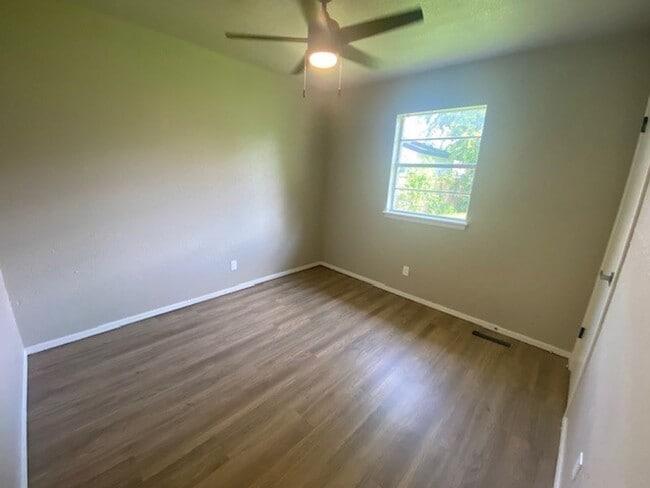 Building Photo - Remodeled 3 Bedroom - Union Schools! Self-...