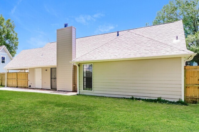 Building Photo - 7146 Butternut Dr