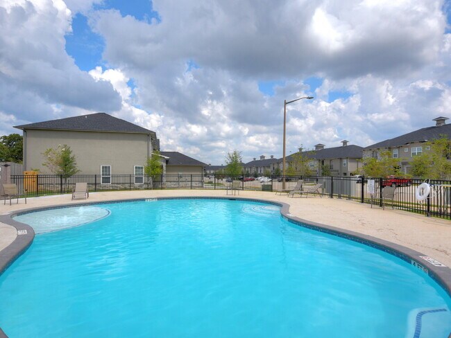 Building Photo - 3503 Summerway Dr