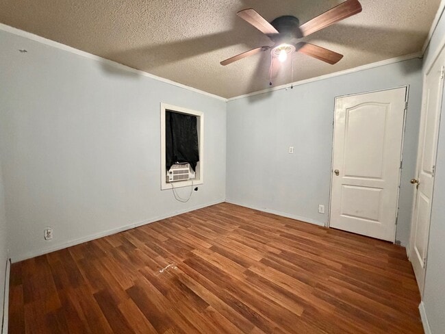 Building Photo - 104 Selma St