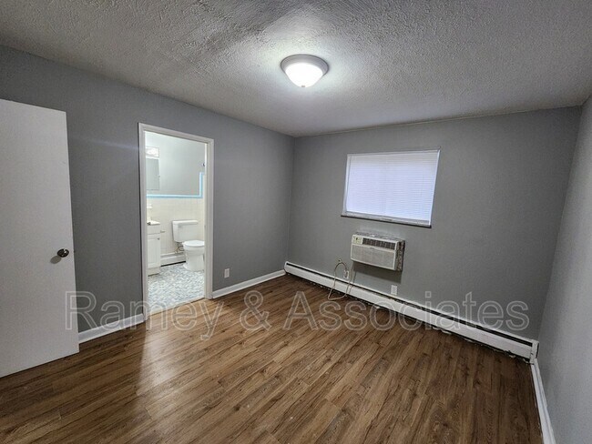 Building Photo - 5301 Milner Rd