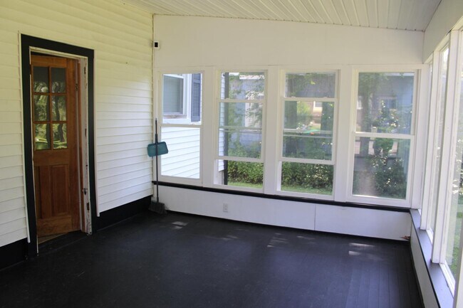Building Photo - 213 Old Bates Gates Rd