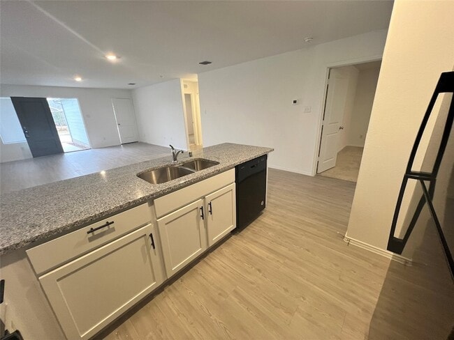 Building Photo - 9012 Red Fox Trl