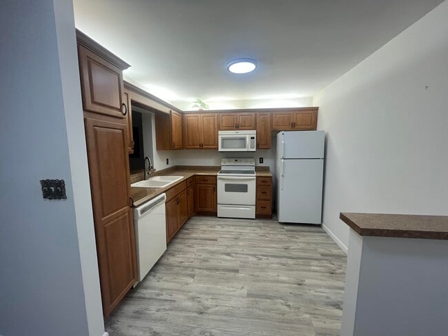 Building Photo - 18801 Jolson Ave