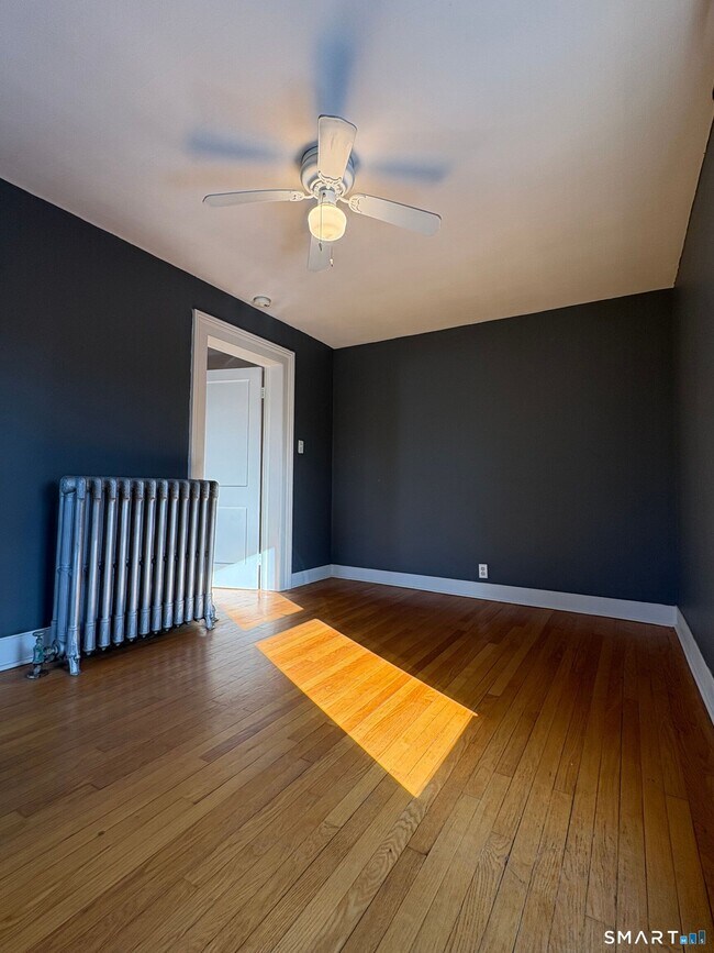 Building Photo - 10 High St