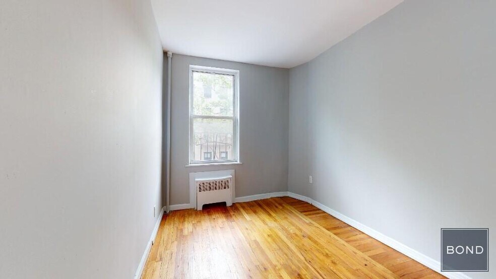 Building Photo - 354 E 19th St