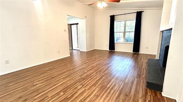 Building Photo - 1303 Shady Hollow