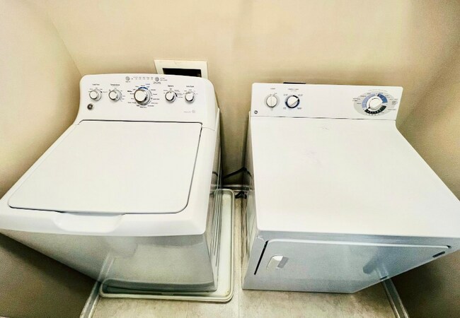 Building Photo - 2852 Summergrove Ct