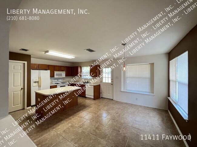 Building Photo - Single story home in the gated Heights at ...