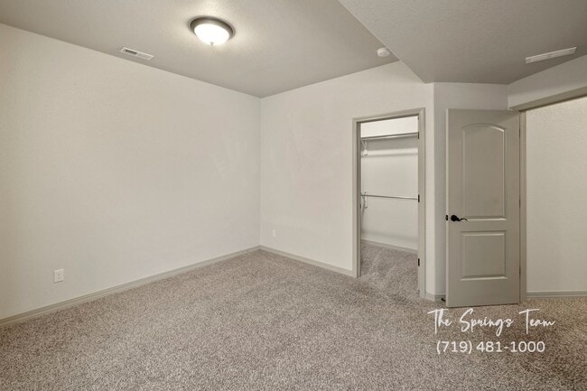 Building Photo - BEAUTIFUL 4BD + OFFICE MAIN-LEVEL LIVING H...