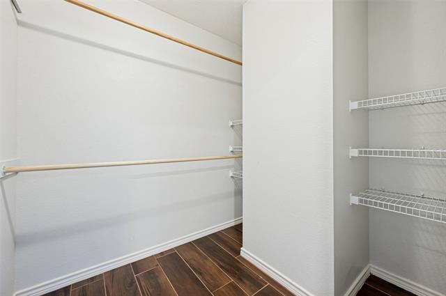 Building Photo - 1156 Bent Oaks Dr