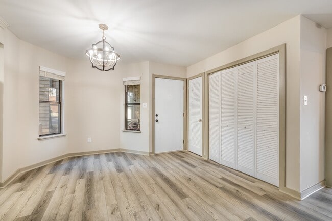 Building Photo - Fully Renovated 2-Bed Condo in Lake Wylie Woods – Prime Location with Community Amenities! $1,850...