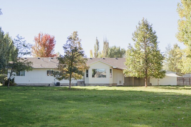 Building Photo - 4087 E 356 N