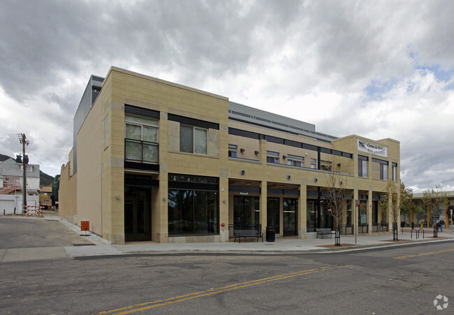 Building Photo - Lofts on College