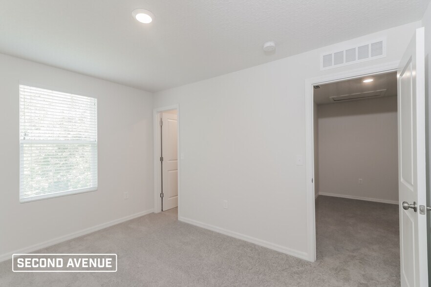 Building Photo - 10774 N Academy Dr