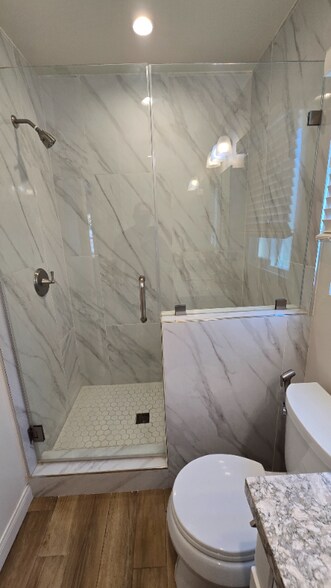 Building Photo - 646 Westminster Dr