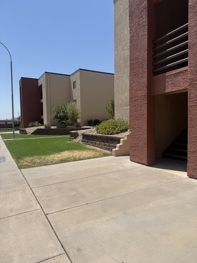 Building Photo - 1340 N Recker Rd