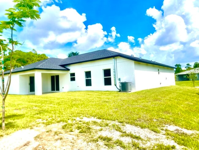 Building Photo - 1260 Larkspur St SE