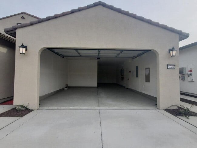 Building Photo - 5948 Rosalee St