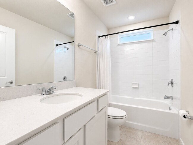 Building Photo - Welcome home to refined family living in this 3Bedrooms / 2.5Baths residence in Tohoqua!
