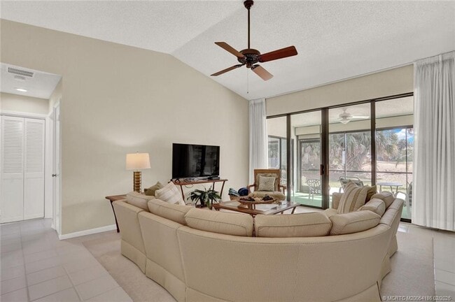 Building Photo - 4004 SW Osprey Creek Way