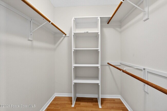 Building Photo - 102 Riverside Dr