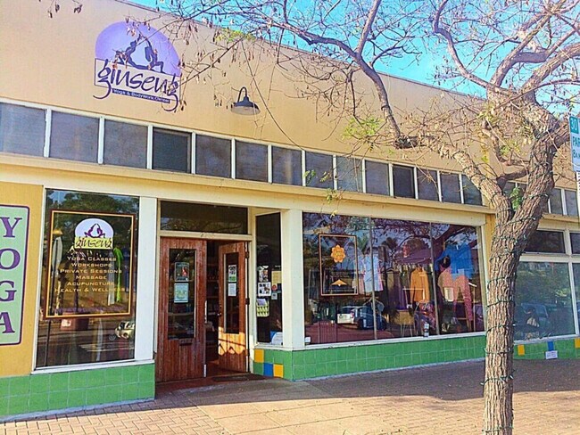 Building Photo - 3270 Cedar St