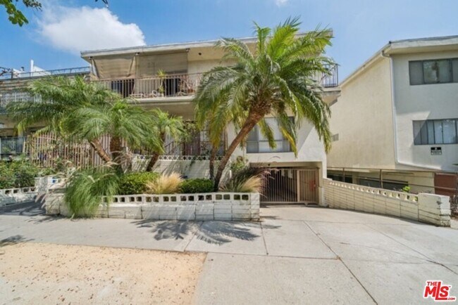 Building Photo - 842 Westbourne Dr