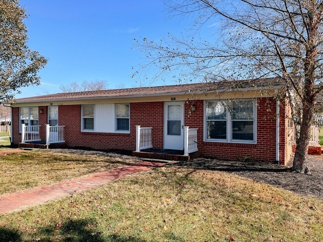 Primary Photo - 2 Bedroom 1 bath Duplex