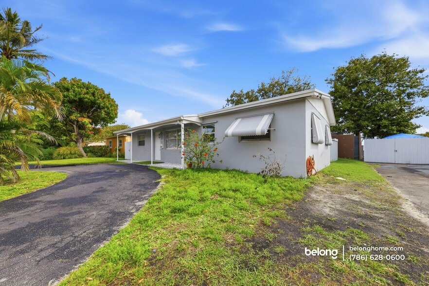 Building Photo - 980 NW 200th Terrace