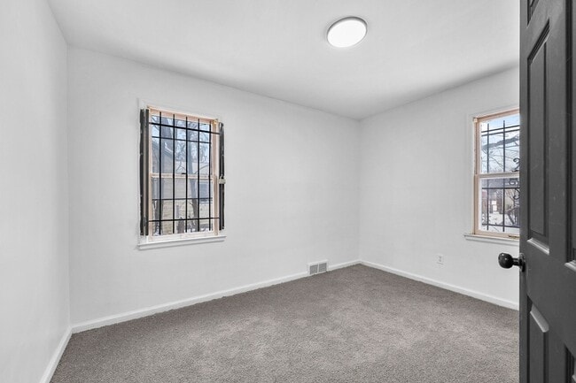 Building Photo - 18525 Westmoreland Rd