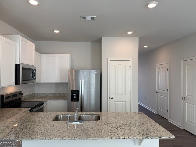 Building Photo - 15 Silverbell Ln NW