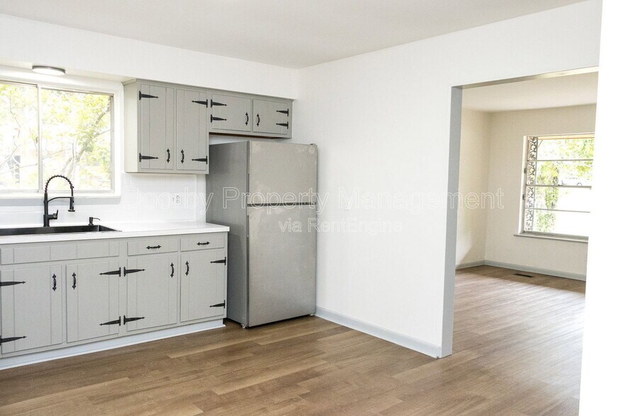 Building Photo - 1300 Koblan Dr