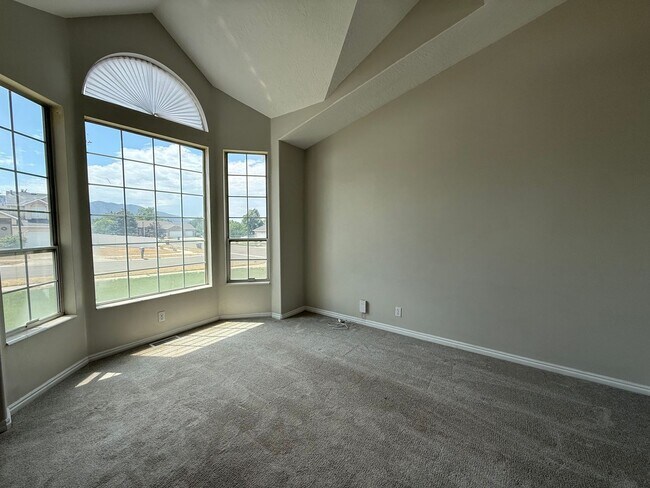 Building Photo - Updated Home in Draper!