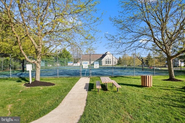 Building Photo - 842 Dewees Pl