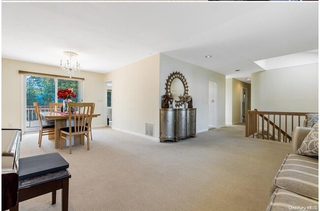 Building Photo - 261 Gramercy Dr