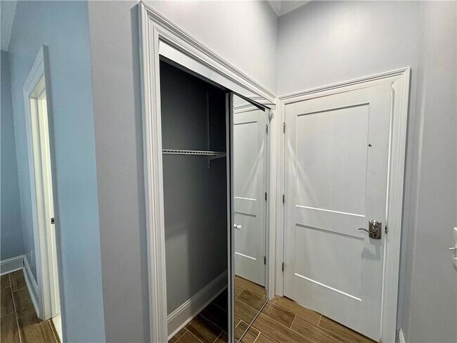 Building Photo - 3103 Cherry St